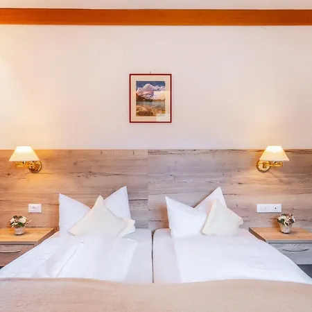 Erna Hotel 3*