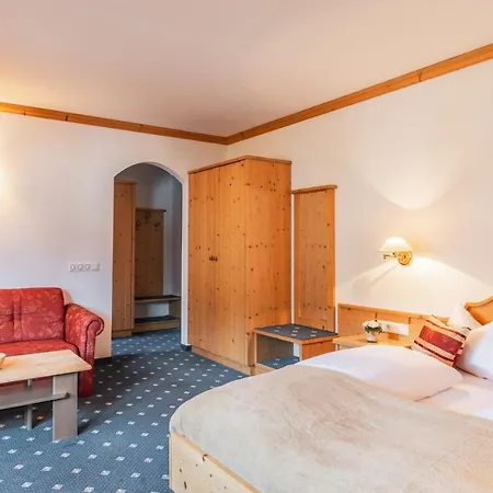 Erna Hotel 3*